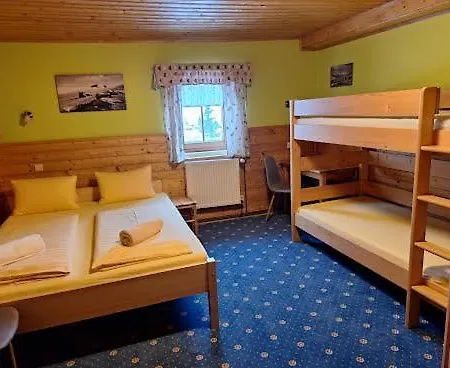 Pomezni Bouda فندق *